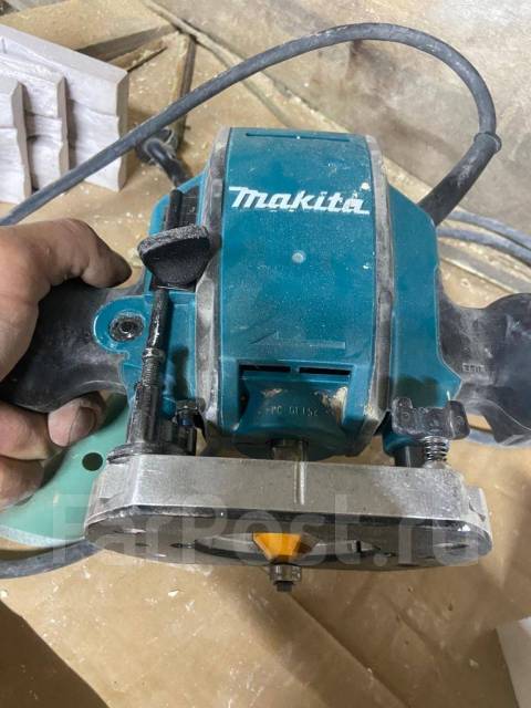 Продам фрезер Makita RP0900, б/у, в наличии. Цена: 9 000₽ во Владивостоке