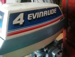 Evinrude. 4��.�., 2-�������, ����������, ���� S (381 ��), 1984 ��� ����