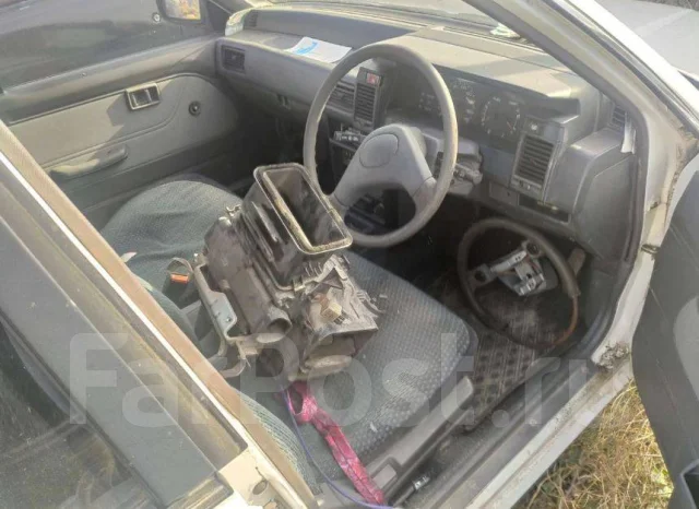 Nissan Liberta Villa ����