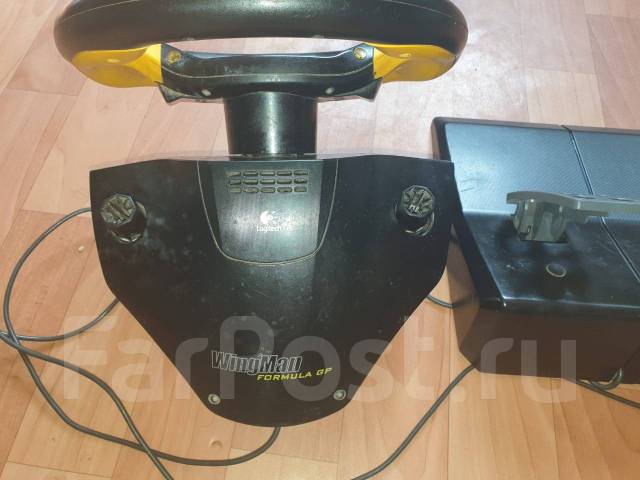 Продам игровой руль Logitech - Игровые приставки и консоли во Владивостоке