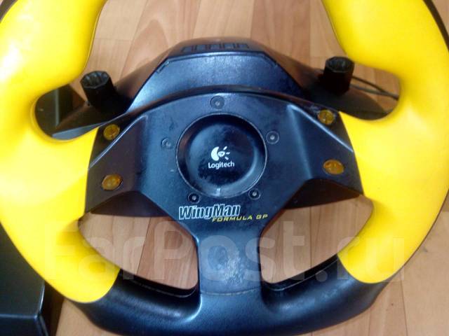 Продам игровой руль Logitech - Игровые приставки и консоли во Владивостоке