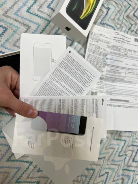 Apple iPhone SE 2020. �/�, ������, 4G LTE, NFC ����