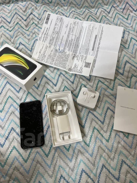 Apple iPhone SE 2020. �/�, ������, 4G LTE, NFC ����