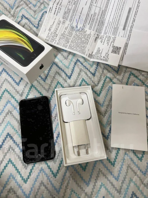 Apple iPhone SE 2020. �/�, ������, 4G LTE, NFC ����