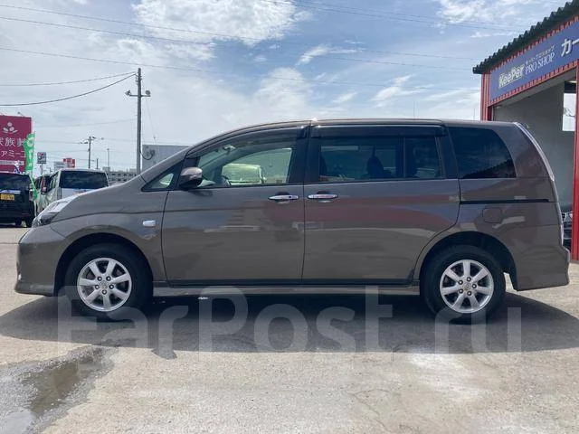 Toyota Isis. ��������, ��������, 1.8 (143��.�.), ������, 45 000����. ��, �/�. ��� ����� �� ������������ ����