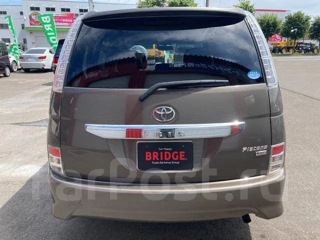 Toyota Isis. ��������, ��������, 1.8 (143��.�.), ������, 45 000����. ��, �/�. ��� ����� �� ������������ ����