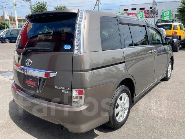 Toyota Isis. ��������, ��������, 1.8 (143��.�.), ������, 45 000����. ��, �/�. ��� ����� �� ������������ ����