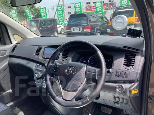 Toyota Isis. ��������, ��������, 1.8 (143��.�.), ������, 45 000����. ��, �/�. ��� ����� �� ������������ ����