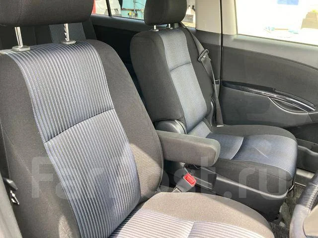 Toyota Isis. ��������, ��������, 1.8 (143��.�.), ������, 45 000����. ��, �/�. ��� ����� �� ������������ ����
