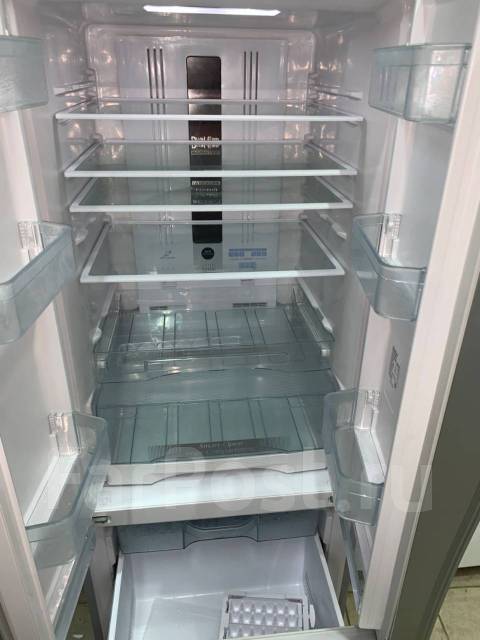 Новенький холодильник Hitachi. Куплен недавно за 130000 р ...