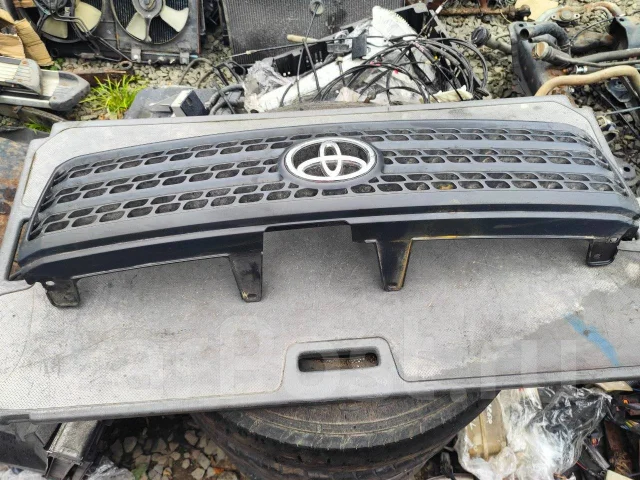 Решетка радиатора Toyota Probox NCP58G купить во Владивостоке по цене ...