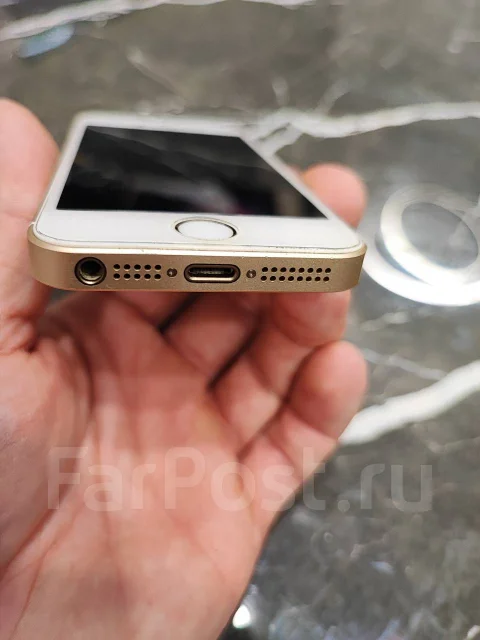 Apple iPhone SE. �/�, 32 ��, �������, 4G LTE ����
