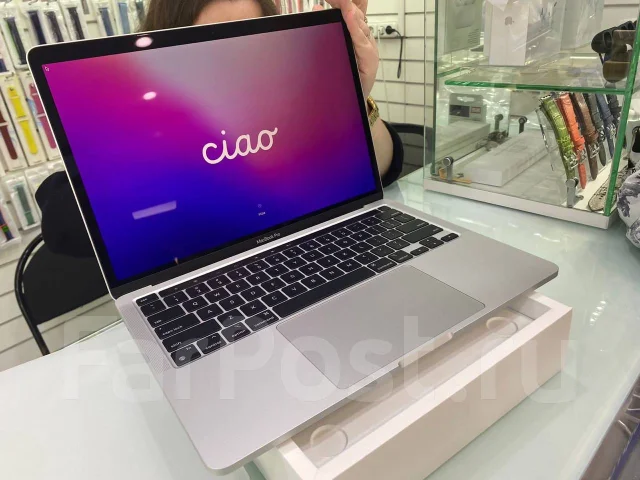 Apple MacBook Pro 13. 13.3", ��� 8 ��, ���� 256���, WiFi: 1, Bluetooth: 1, ����������� �� 20��. ����