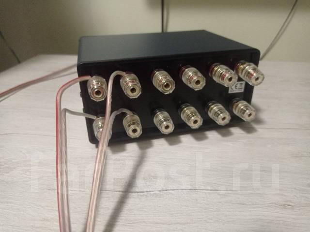 Коммутатор акустики (2 усилителя к одним колонкам и наоборот), новый, в ...