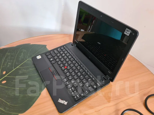 Lenovo ThinkPad X121e. 11.6", 1,3����, ��� 4 ��, ���� 320���, WiFi: 1, ����������� �� 2��. ����
