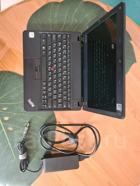 Lenovo ThinkPad X121e. 11.6", 1,3����, ��� 4 ��, ���� 320���, WiFi: 1, ����������� �� 2��. ����