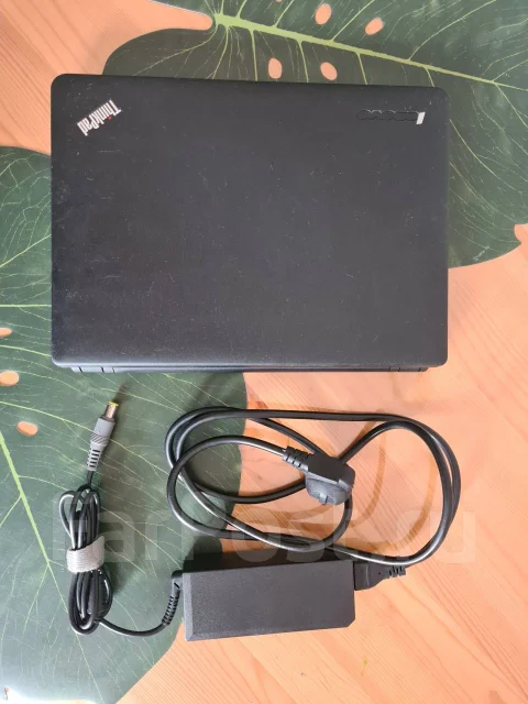 Lenovo ThinkPad X121e. 11.6", 1,3����, ��� 4 ��, ���� 320���, WiFi: 1, ����������� �� 2��. ����