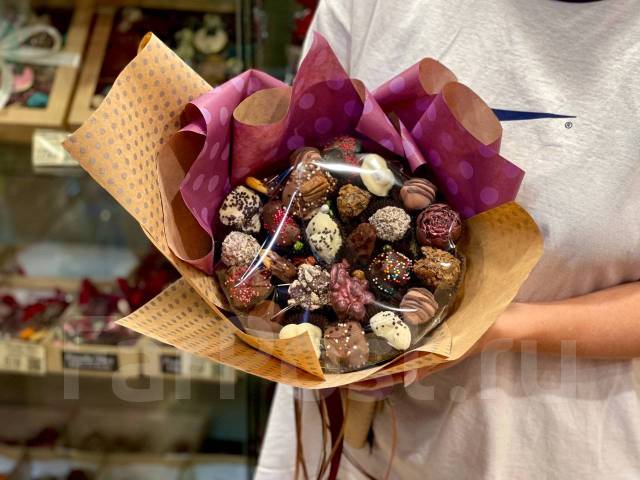 Купить букет из конфет в Шахтах. Шоколадные букеты недорого