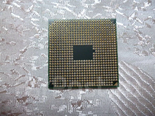 AMD A4-3305M ����