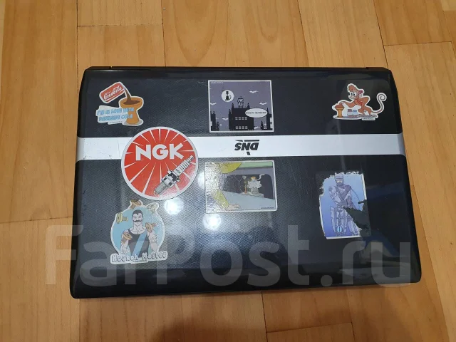 DNS. 15.4", 2,4����, ��� 4 ��, ���� 300���, WiFi: 1, Bluetooth: 1, ����������� �� 5��. ����