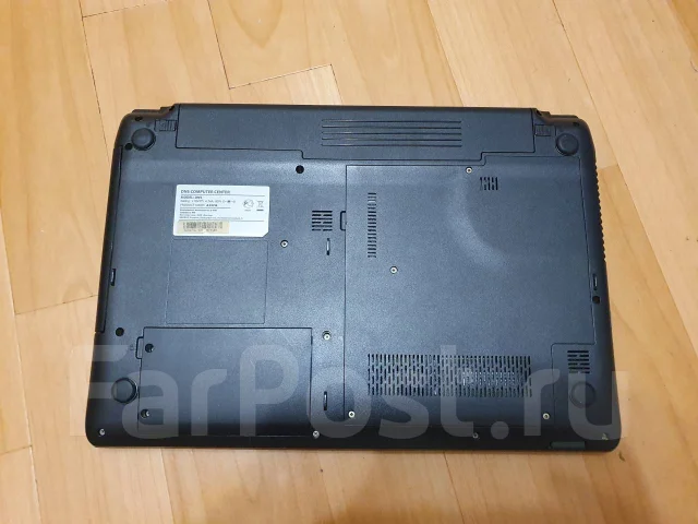 DNS. 15.4", 2,4����, ��� 4 ��, ���� 300���, WiFi: 1, Bluetooth: 1, ����������� �� 5��. ����