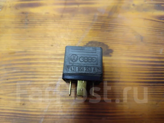 ���� Audi 100 1983 ��� 431951253A ����
