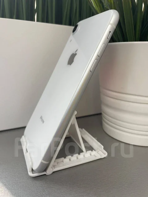 Apple iPhone Xr. �/�, �����, NFC ����