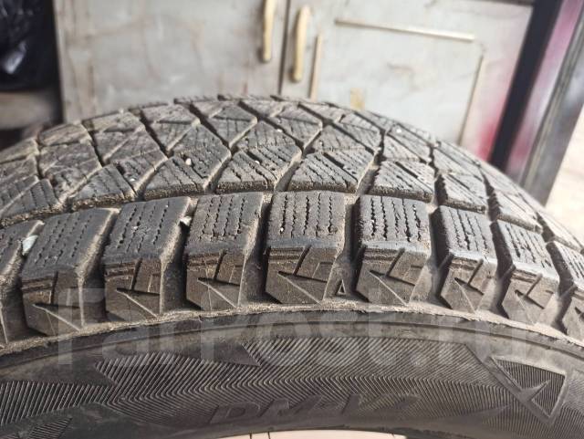 Bridgestone Blizzak DM-V2, 215/65R16 - Шины во Владивостоке