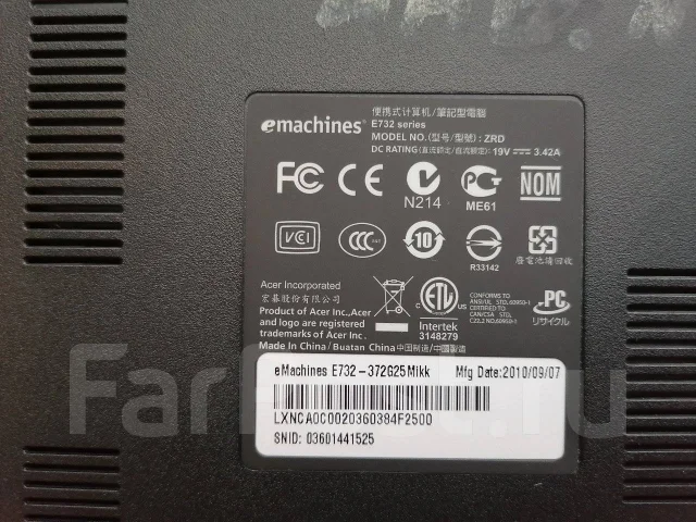 eMachines E732. 15.6", ��� 2048 ��, ���� 250���, WiFi: 1, ����������� �� 4��. ����
