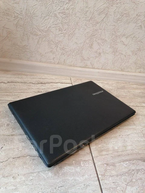 eMachines E732. 15.6", ��� 2048 ��, ���� 250���, WiFi: 1, ����������� �� 4��. ����