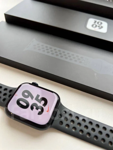 Apple Watch Series 7 Nike ����