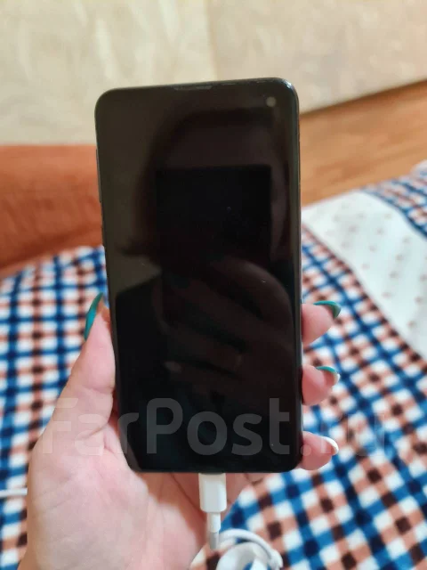 Samsung Galaxy S10e. �/�, �����������, 4G LTE, Dual-SIM, ����������, NFC ����