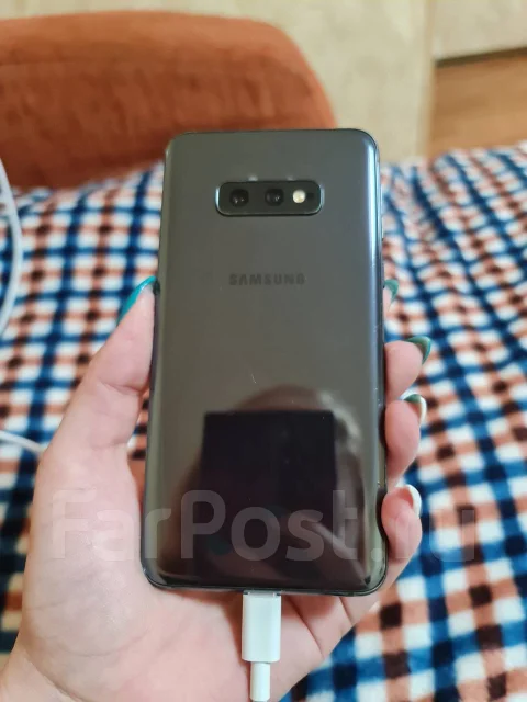 Samsung Galaxy S10e. �/�, �����������, 4G LTE, Dual-SIM, ����������, NFC ����