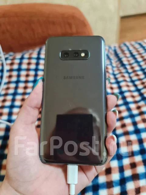 Samsung Galaxy S10e. �/�, �����������, 4G LTE, Dual-SIM, ����������, NFC ����