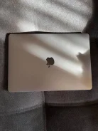 Apple MacBook Pro 13 2020. 13", 2,7����, ��� 32 ��, ���� 1 000���, WiFi, Bluetooth, ����������� �� 20��. ����