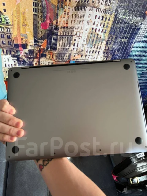 Apple MacBook Pro 13 2020. 13", 2,7����, ��� 32 ��, ���� 1 000���, WiFi: 1, Bluetooth: 1, ����������� �� 20��. ����