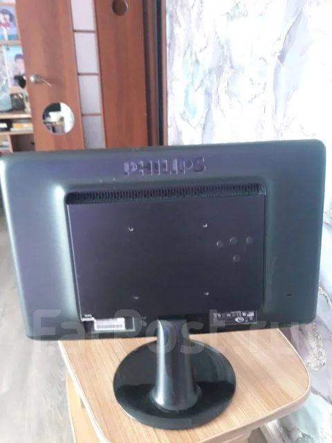 Philips. 18.5", ���������� �� (LCD, LED, QLED) ����