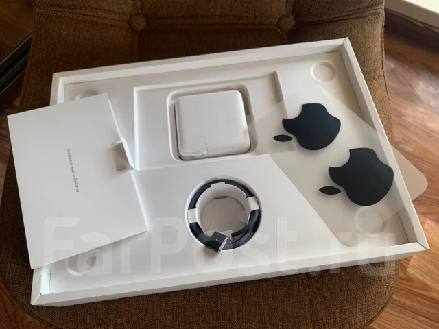 Apple MacBook Air 13 2022. 13.6", ��� 16 ��, ���� 1 000���, WiFi: 1, Bluetooth: 1 ����