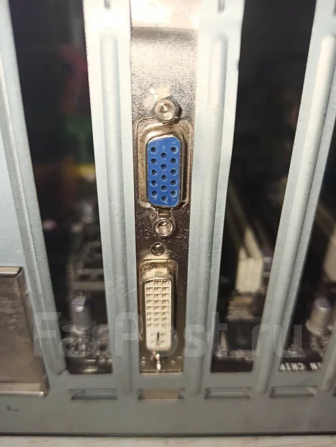GeForce GT 220 ����
