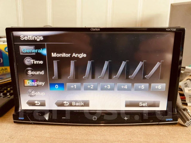 Clarion NX702 ����