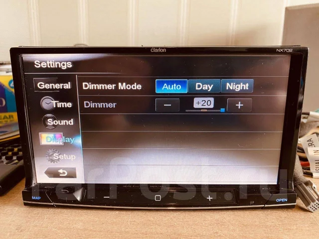 Clarion NX702 ����