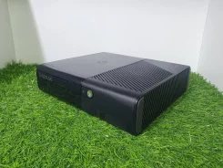Microsoft Xbox 360 E ����