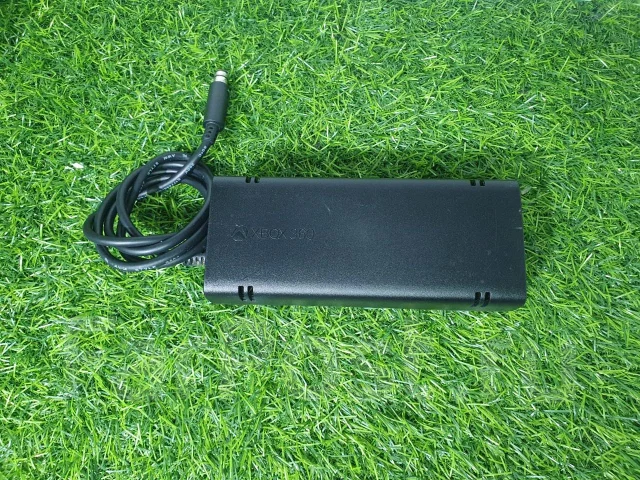 Microsoft Xbox 360 E ����