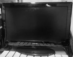 Samsung LE32R81B. LCD (��). ��� ����� �� ������������ ����
