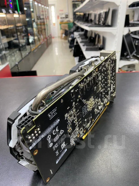 Radeon RX 570 ����