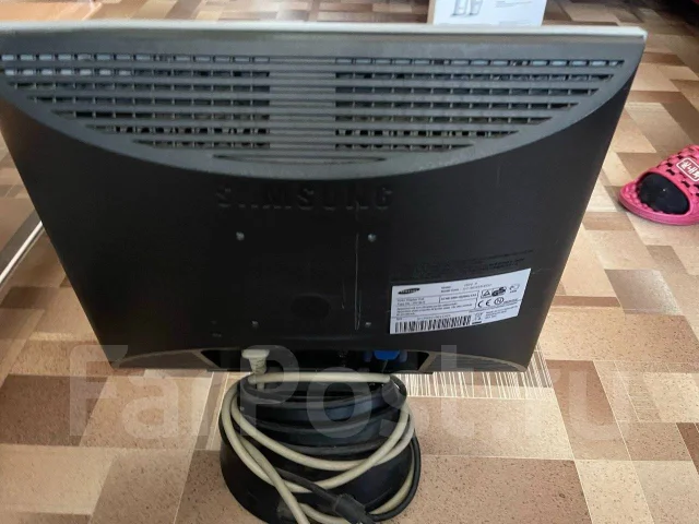 Samsung. 15", ���������� �� (LCD, LED, QLED) ����