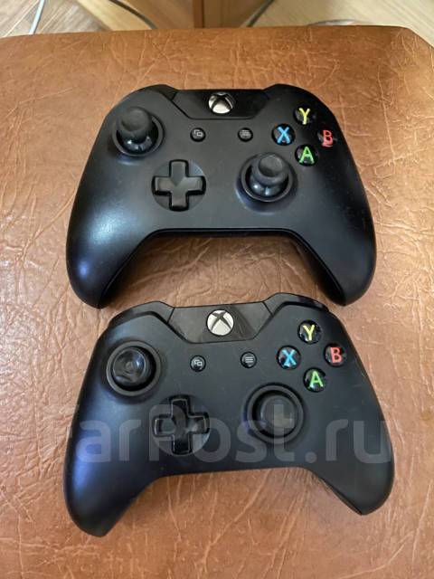 Xbox One + 2 джойстика - Игровые приставки и консоли во Владивостоке