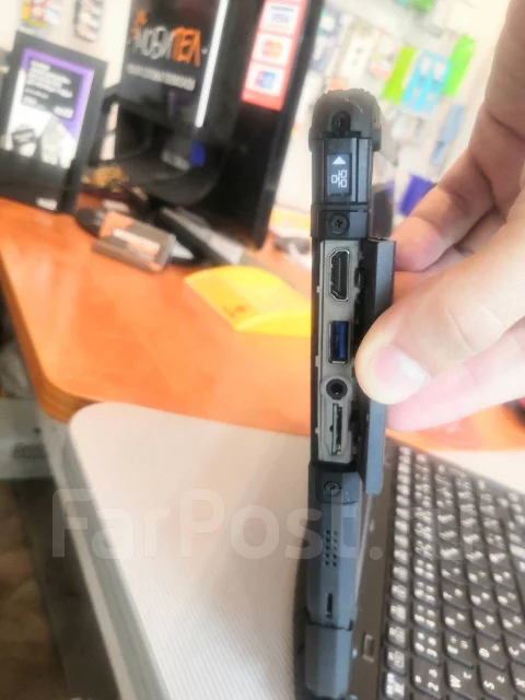 Panasonic Toughbook CF-20. 10.1", 1,1����, ��� 8 ��, ���� 256���, WiFi: 1, Bluetooth: 1 ����