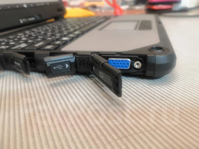Panasonic Toughbook CF-20. 10.1", 1,1����, ��� 8 ��, ���� 256���, WiFi: 1, Bluetooth: 1 ����