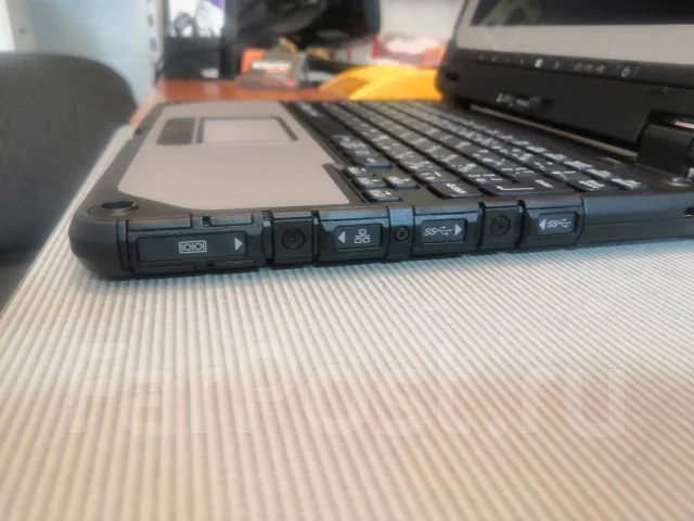 Panasonic Toughbook CF-20. 10.1", 1,1����, ��� 8 ��, ���� 256���, WiFi: 1, Bluetooth: 1 ����